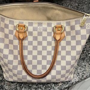 Louis Vuitton Purse